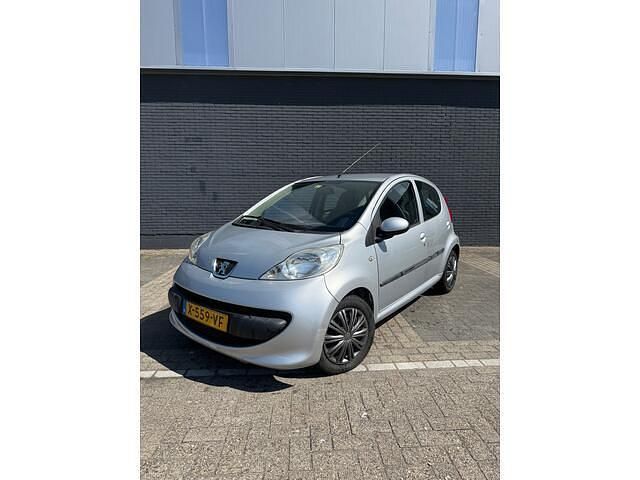 Grijs Gebruikt 2009 Peugeot 107 Hatchback | € 3.499 (Goede deal) - Afbeelding 1/4