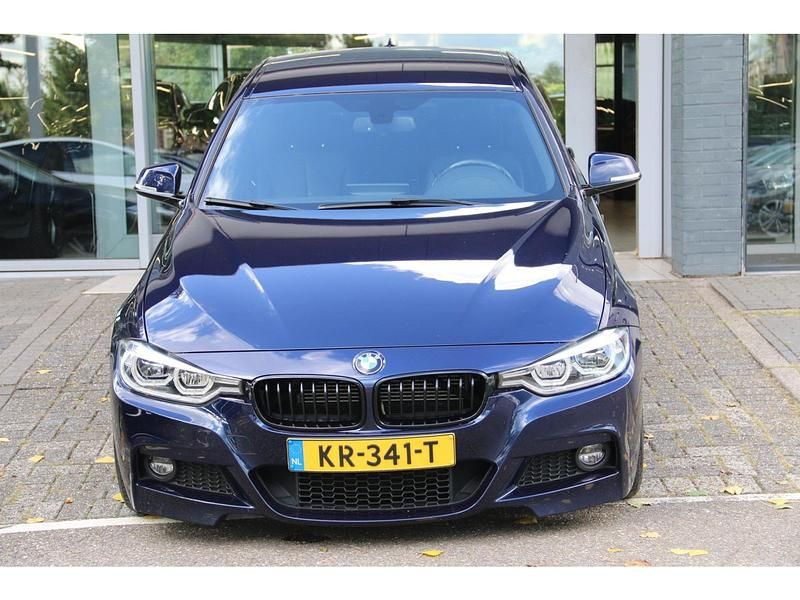 Occasion BMW 330 Executive 184 PK (135 kW) 2016 Blauw Sedan