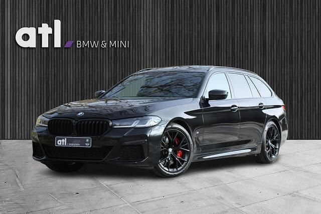 Zwart Gebruikt 2022 BMW 540 M Sport Stationwagen | € 49.950 - Afbeelding 1/4