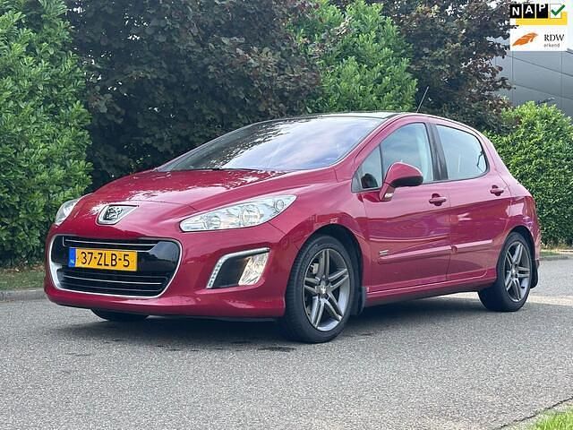 Rood Occasion 2013 Peugeot 308 Sportium Hatchback | € 5.950 (Eerlijke prijs) - Afbeelding 1/3