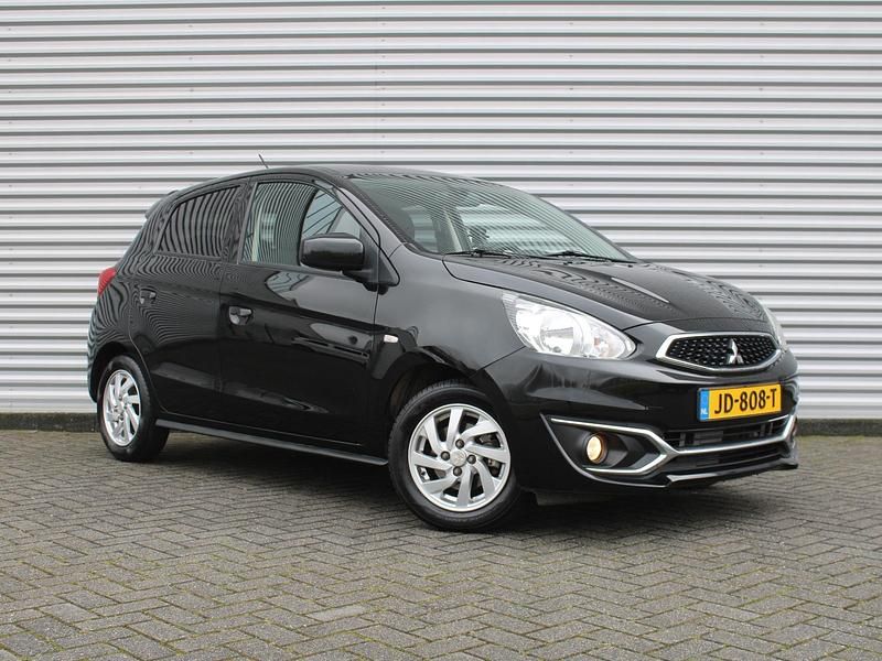 Occasion Mitsubishi Space Star Intense 71 PK (52 kW) 2016 Zwart Hatchback