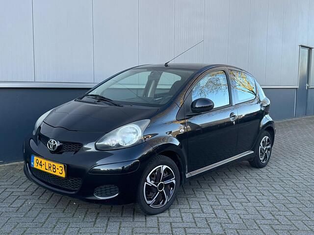 Occasion Toyota Aygo Comfort 68 PK (50 kW) 2010 Zwart Hatchback