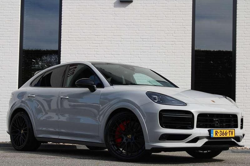 Grijs Gebruikt 2022 Porsche Cayenne Turbo S SUV | € 149.500 - Afbeelding 1/4