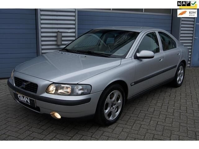 Grijs Gebruikt 2001 Volvo S60 Sedan | € 4.450 (Iets duurder) - Afbeelding 1/4
