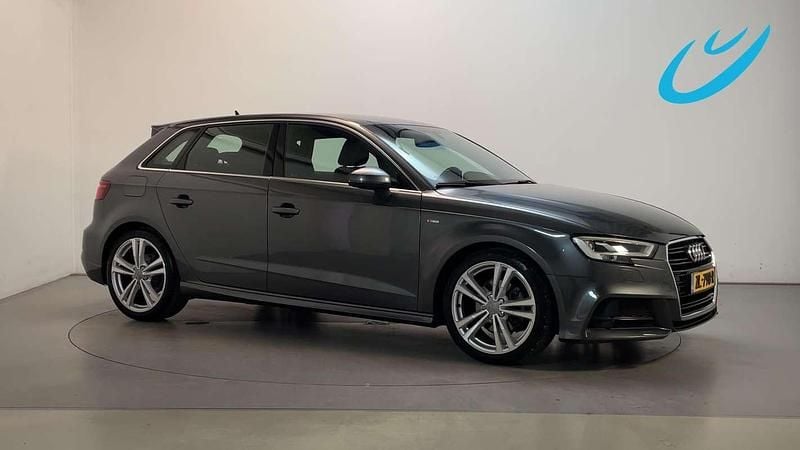 Grijs Gebruikt 2019 Audi A3 Sportback S-Line Hatchback | € 19.450 (Eerlijke prijs) - Afbeelding 1/3