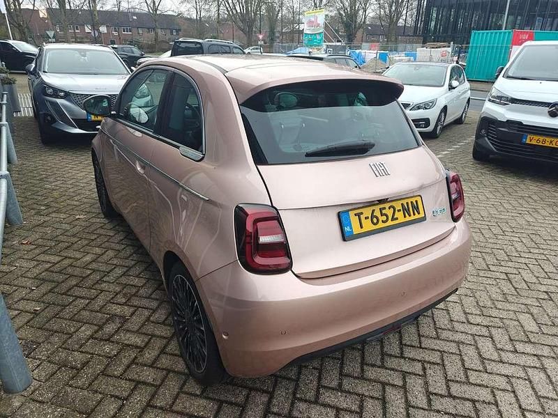 Occasion Fiat 500e La Prima 86 kW (118 PK) 2022 Rood Hatchback