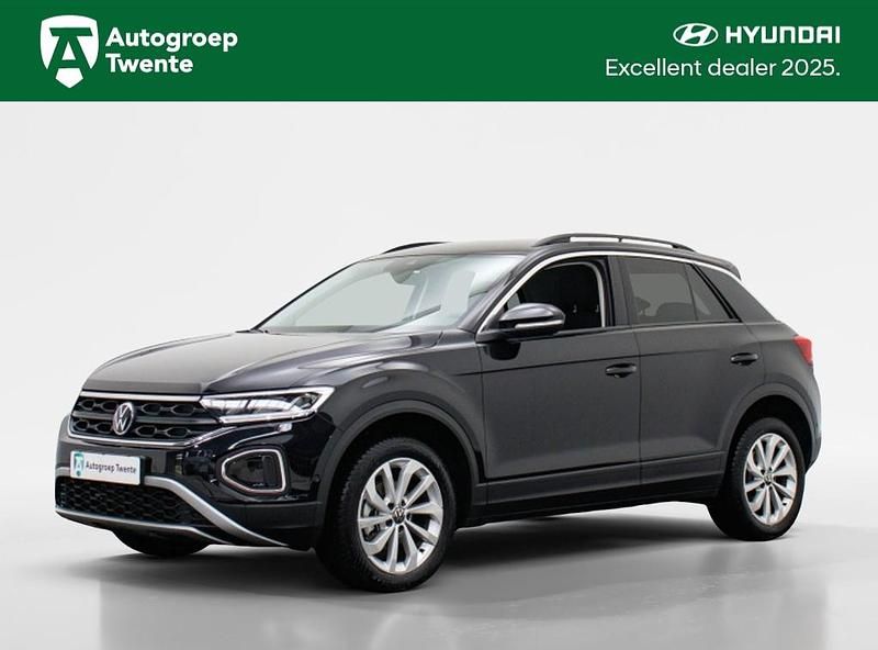 Zwart Gebruikt 2024 VW T-Roc Life SUV | € 32.545 (Goede deal) - Afbeelding 1/3