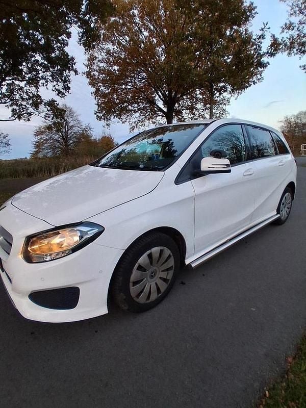 Occasion 2018 Mercedes B220 MPV | € 4.950 (Super prijs) - Afbeelding 1/4