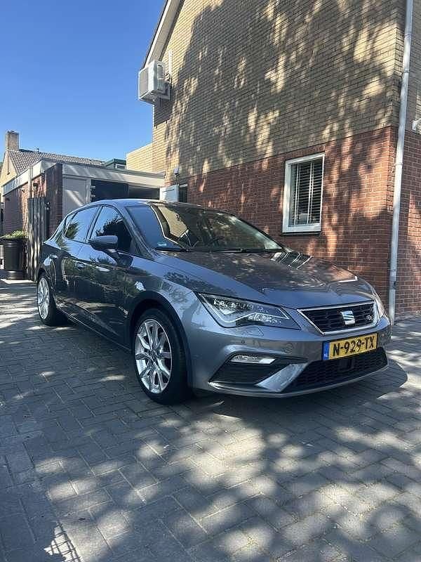 Grijs Gebruikt 2017 Seat Leon X-Perience Stationwagen | € 15.499 (Eerlijke prijs) - Afbeelding 1/4