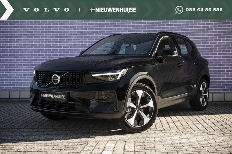 Zwart Gebruikt 2025 Volvo XC40 Plus SUV | € 44.899 (Eerlijke prijs) - Afbeelding 1/4