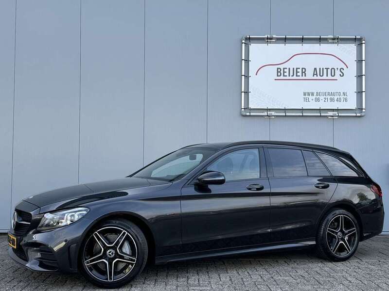 Grijs, metallic lak Gebruikt 2021 Mercedes C300 Business Stationwagen | € 28.395 (Eerlijke prijs) - Afbeelding 1/4