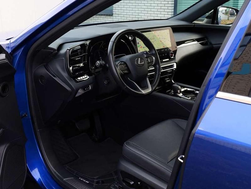 Occasion Lexus RX450h Sport Design Packet 309 PK (227 kW) 2024 Blauw (metallic) SUV