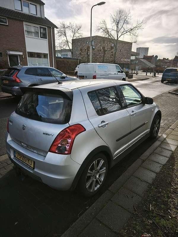 Occasion Suzuki Swift 92 PK (67 kW) 2008 Zilver Hatchback