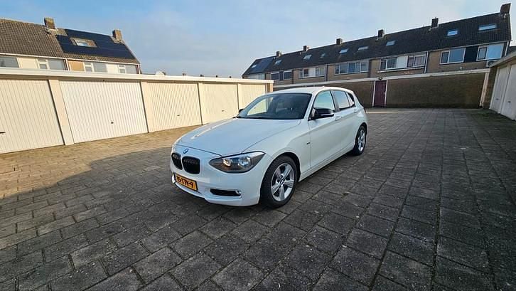 Occasion 2012 BMW 116 Shadowline Hatchback | € 7.500 (Goede deal) - Afbeelding 1/4