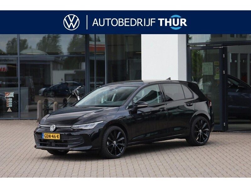 Zwart Gebruikt 2024 VW Golf VIII Edition Hatchback | € 34.950 (Eerlijke prijs) - Afbeelding 1/4