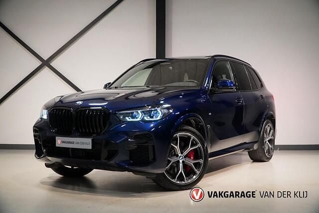 Blauw (metallic) Gebruikt 2022 BMW X5 M Sport SUV | € 69.950 (Super prijs) - Afbeelding 1/4