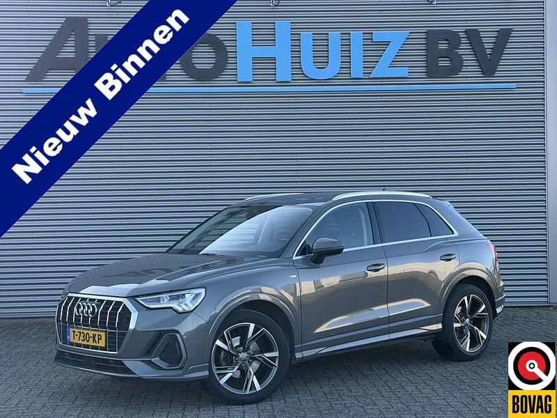 Grijs Gebruikt 2023 Audi Q3 S-Line SUV | € 26.990 - Afbeelding 1/4