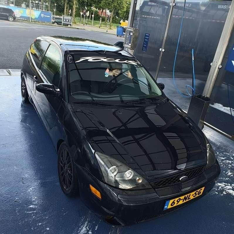 Gebruikt 2003 Ford Focus Hatchback | € 1.000 (Goede deal) - Afbeelding 1/4