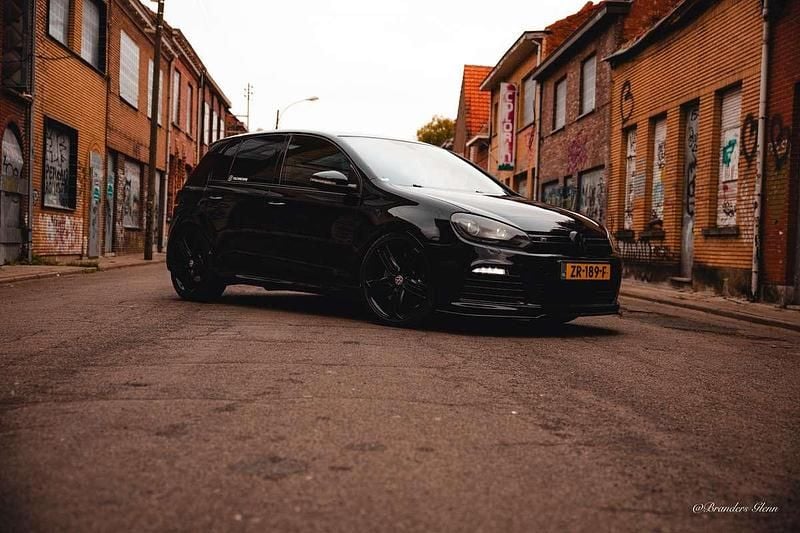 Zwart Gebruikt 2011 VW Golf R Stationwagen | € 14.000 (Eerlijke prijs) - Afbeelding 1/4