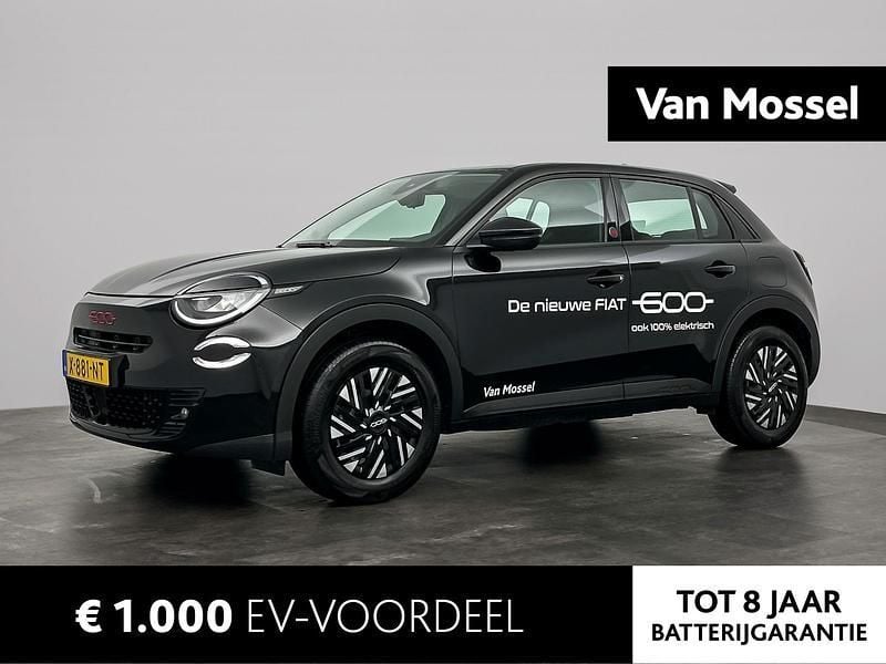 Zwart Gebruikt 2023 Fiat 600E Red SUV | € 23.940 (Eerlijke prijs) - Afbeelding 1/4