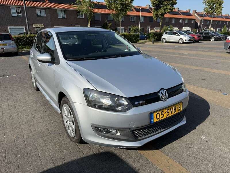 Grijs Gebruikt 2011 VW Polo Hatchback | € 3.500 (Eerlijke prijs) - Afbeelding 1/4