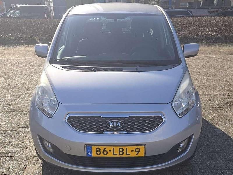 Zilver Gebruikt 2010 Kia Venga Hatchback | € 4.250 (Goede deal) - Afbeelding 1/4