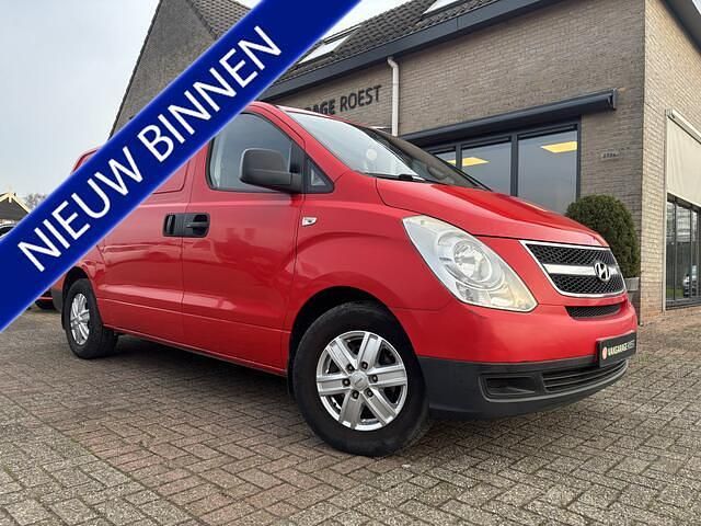 Rood Gebruikt 2010 Hyundai H 300 Dynamiq Van | € 5.750 (Super prijs) - Afbeelding 1/4