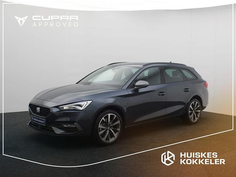 Grijs Gebruikt 2023 Seat Leon Business Stationwagen | € 29.900 (Iets duurder) - Afbeelding 1/4