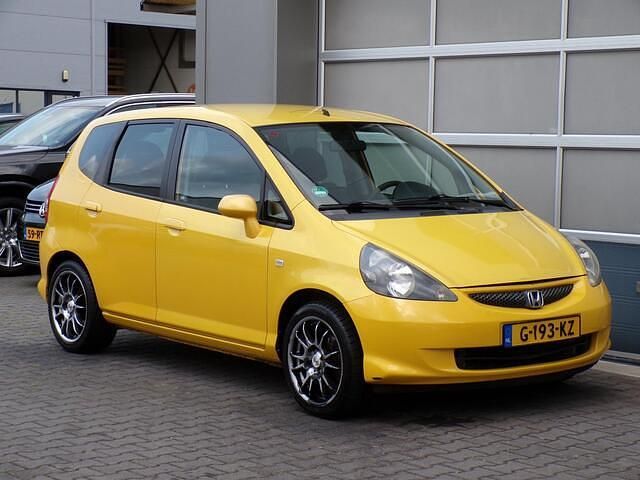 Geel Gebruikt 2006 Honda Jazz S Hatchback | € 1.450 (Eerlijke prijs) - Afbeelding 1/4