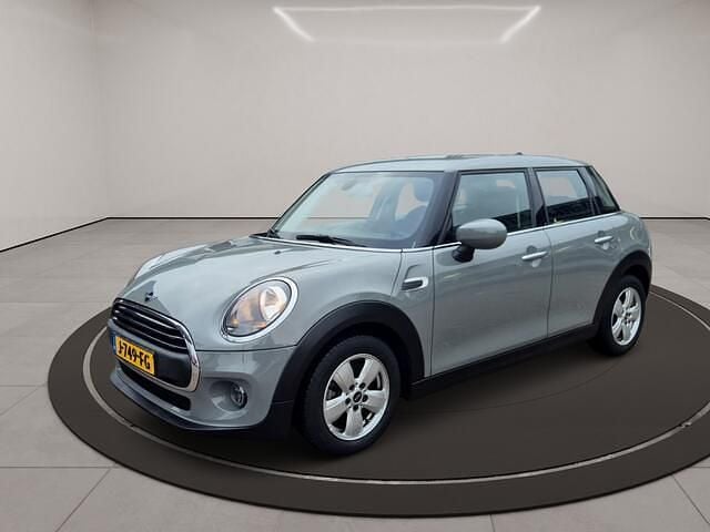 Grijs Gebruikt 2020 Mini ONE Business Hatchback | € 19.995 (Eerlijke prijs) - Afbeelding 1/3