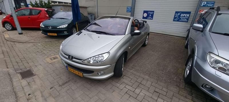 Zilver Gebruikt 2005 Peugeot 206 Roland Garros Cabriolet | € 4.995 - Afbeelding 1/4