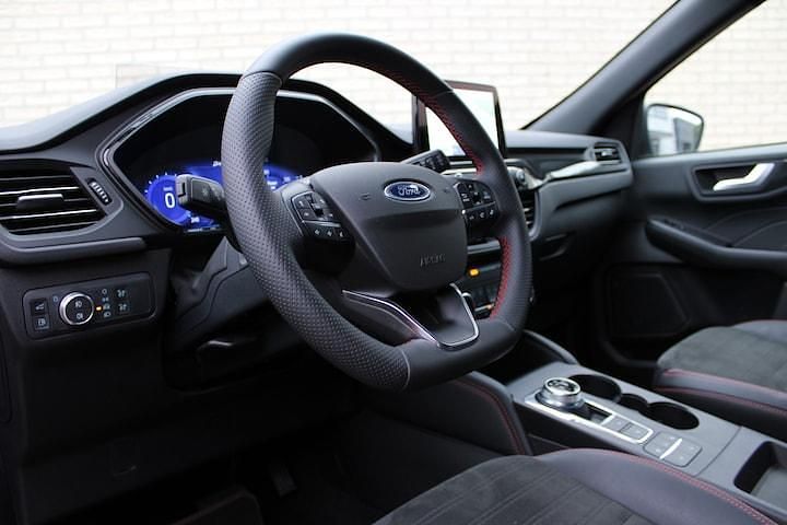 Occasion Ford Kuga ST-Line X 2024 Zilver (metallic) SUV