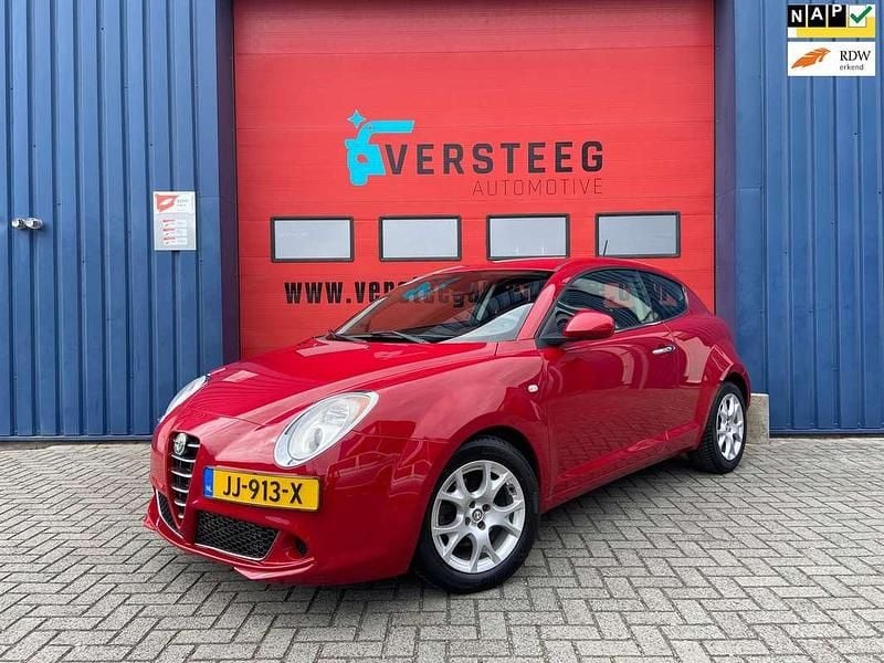 Rood Gebruikt 2011 Alfa Romeo MiTo Hatchback | € 7.250 (Eerlijke prijs) - Afbeelding 1/4