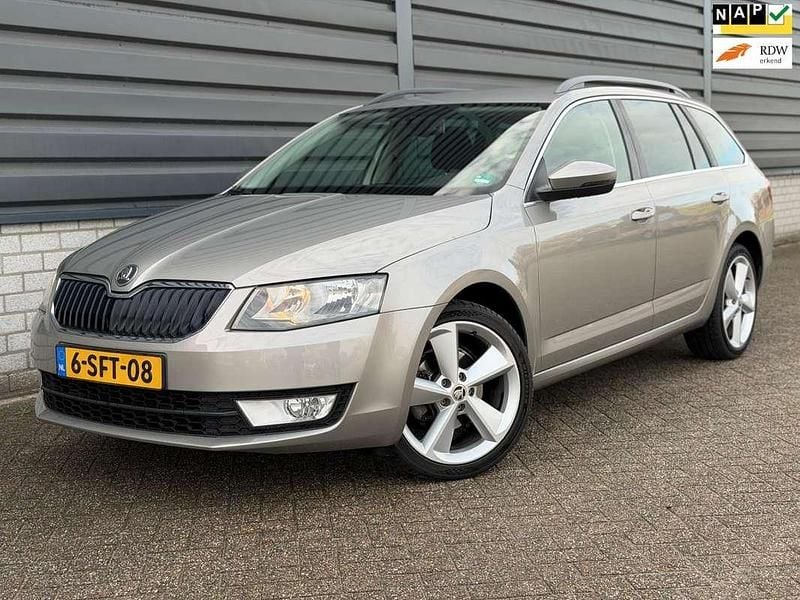 Beige Gebruikt 2013 Skoda Octavia Business Line Stationwagen | € 5.950 (Goede deal) - Afbeelding 1/4