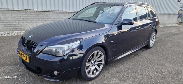 Zwart Gebruikt 2005 BMW 530 Executive Stationwagen | € 3.500 (Eerlijke prijs) - Afbeelding 1/4