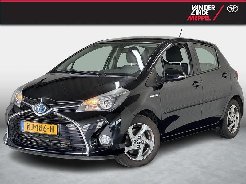 Zwart Gebruikt 2016 Toyota Yaris Hybrid Trend Hatchback | € 15.950 (Iets duurder) - Afbeelding 1/4