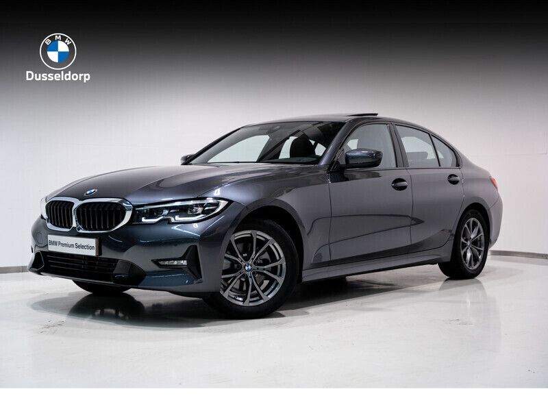 Grijs Gebruikt 2022 BMW 320 Executive Sedan | € 36.995 (Goede deal) - Afbeelding 1/4