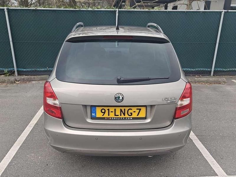 Occasion Skoda Fabia Dynamic 86 PK (63 kW) 2010 Beige Stationwagen