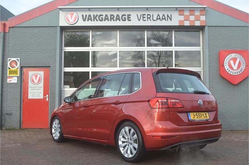 Occasion VW Golf Sportsvan Highline 112 PK (82 kW) 2014 Rood MPV