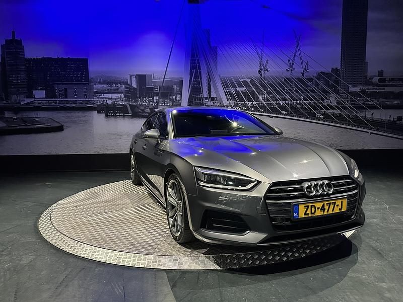 Occasion Audi A5 Design 150 PK (110 kW) 2018 Grijs Hatchback