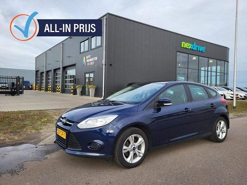 Blauw Gebruikt 2012 Ford Focus Trend Hatchback | € 3.950 (Goede deal) - Afbeelding 1/4