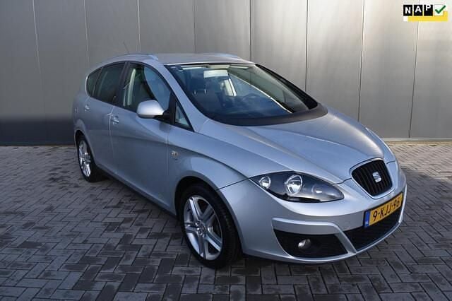 Grijs (metallic) Occasion 2013 Seat Altea XL Copa MPV | € 4.950 (Iets duurder) - Afbeelding 1/4