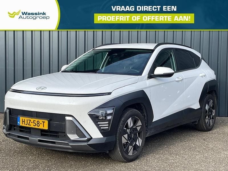 Wit Occasion 2025 Hyundai Kona Comfort SUV | € 31.440 (Eerlijke prijs) - Afbeelding 1/4