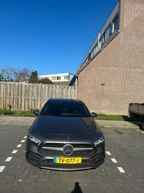 Grijs Gebruikt 2018 Mercedes A200 AMG Stationwagen | € 24.500 (Iets duurder) - Afbeelding 1/4