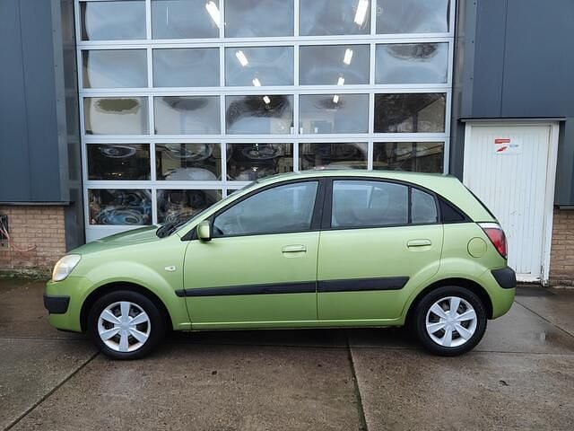 Occasion Kia Rio 97 PK (71 kW) 2007 Groen Hatchback