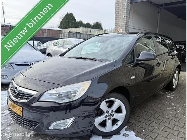 Zwart Occasion 2011 Opel Astra Edition Stationwagen | € 2.950 (Goede deal) - Afbeelding 1/4