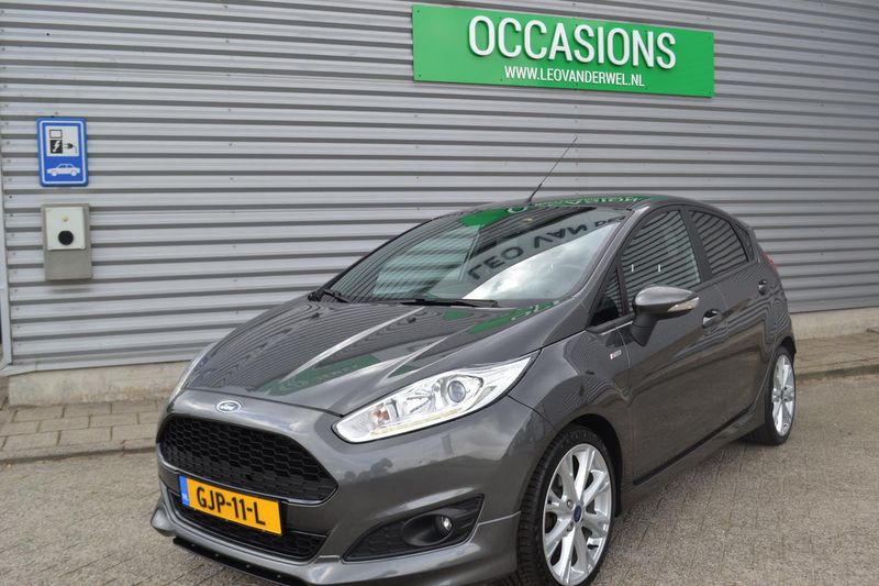 Grijs Gebruikt 2016 Ford Fiesta ST-Line Hatchback | € 11.950 - Afbeelding 1/4
