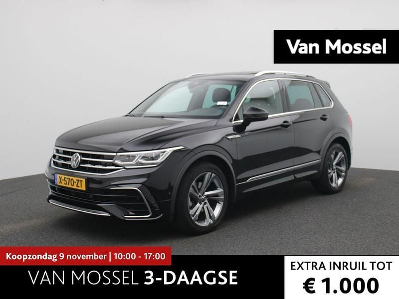 Zwart Gebruikt 2024 VW Tiguan Business SUV | € 46.700 (Eerlijke prijs) - Afbeelding 1/4