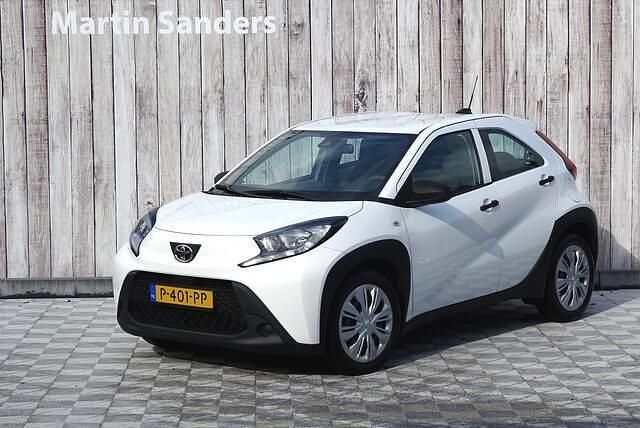 Wit Occasion 2022 Toyota Aygo X SUV | € 14.450 (Eerlijke prijs) - Afbeelding 1/4