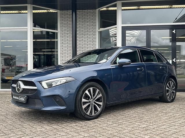Occasion Mercedes A250 Advantage 218 PK (160 kW) 2021 Blauw Hatchback